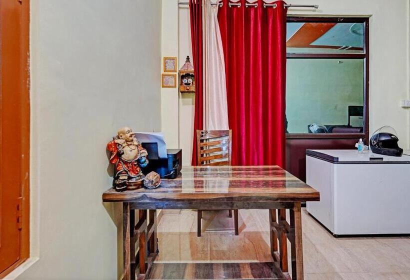 בית מלון כפרי Oyo Vashudev Garden