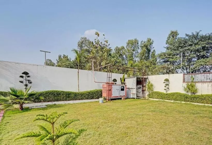 Hotelli Oyo Vashudev Garden
