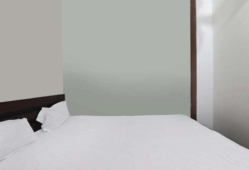 فندق Spot On Om Guest House