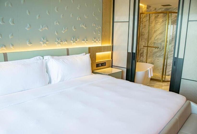 Hotel Yoho Treasure Island