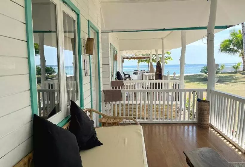 Katiet Beach Resort Mentawai Lances Right Hts