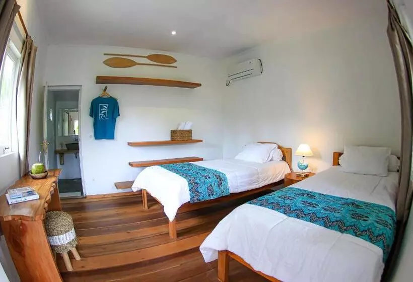 Katiet Beach Resort Mentawai Lances Right Hts