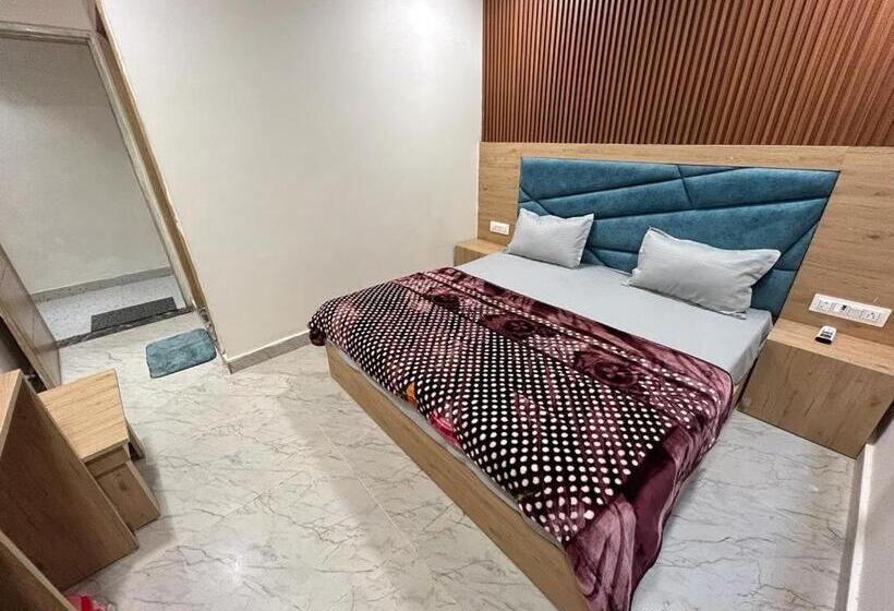 پانسیون Avadh Guest House