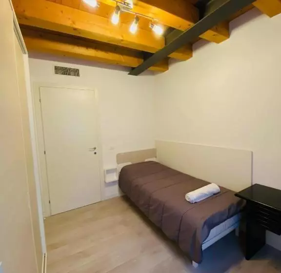 پانسیون Central Luxury Garden Guest House