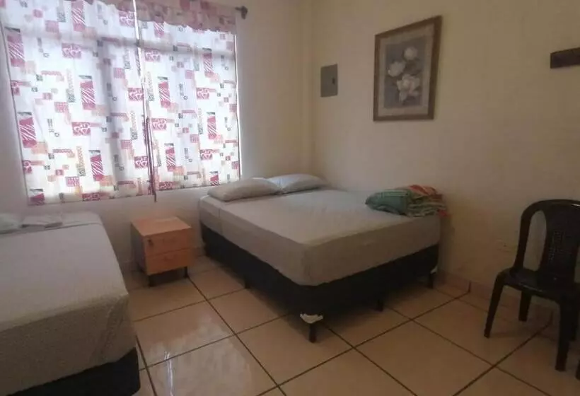 پانسیون Hostal Maya Land