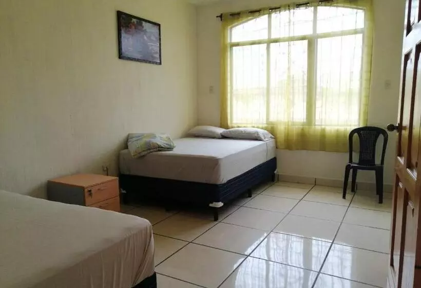 پانسیون Hostal Maya Land