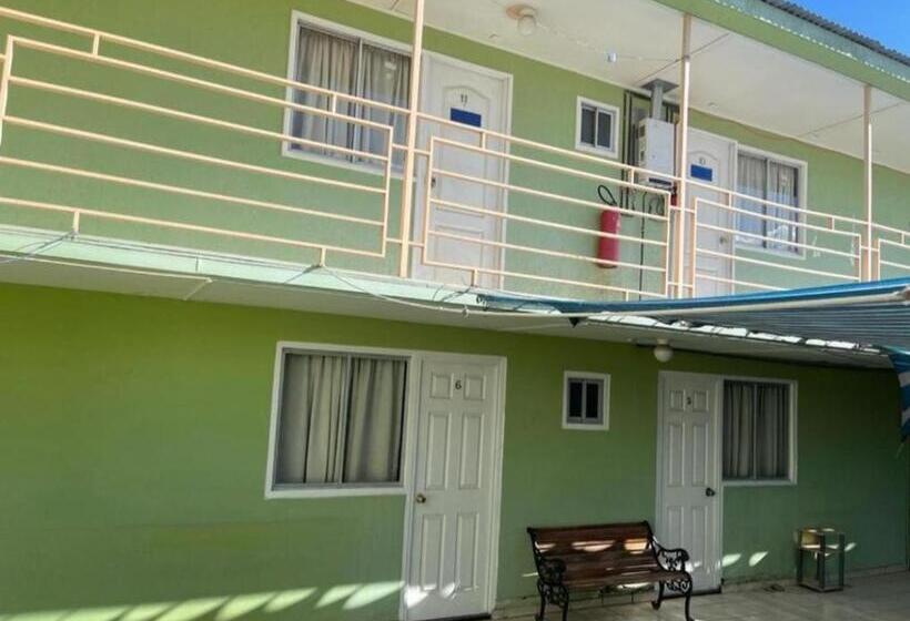 پانسیون Hostal Uribe