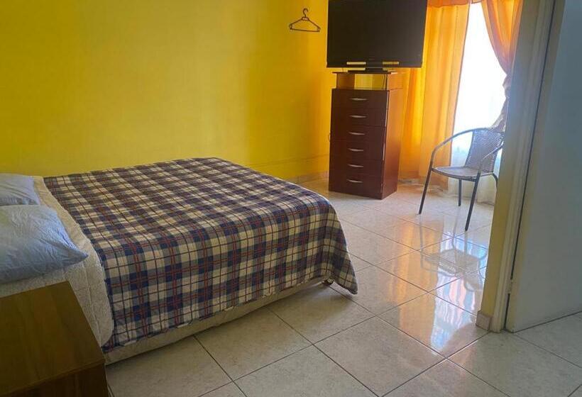 پانسیون Hostal Uribe