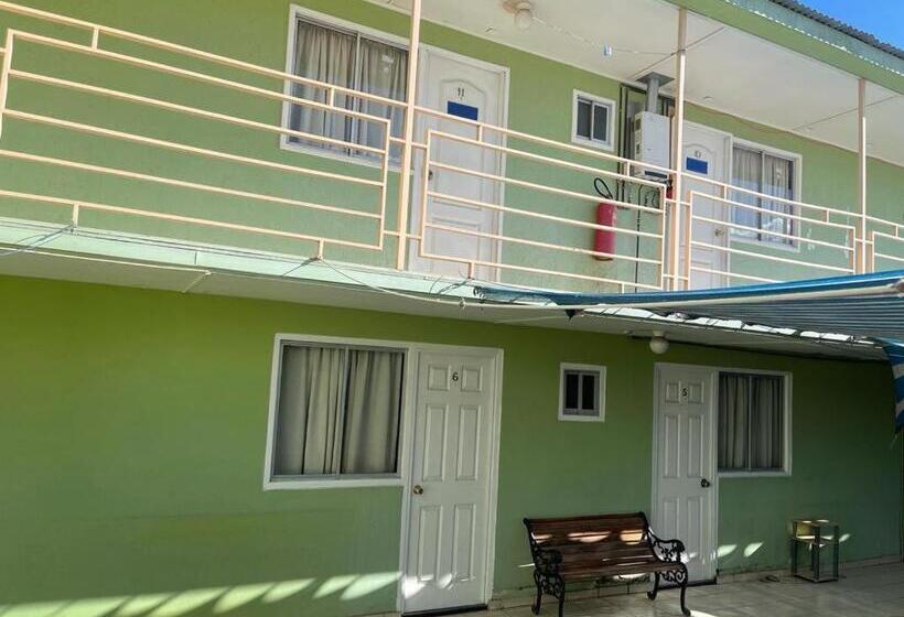 پانسیون Hostal Uribe