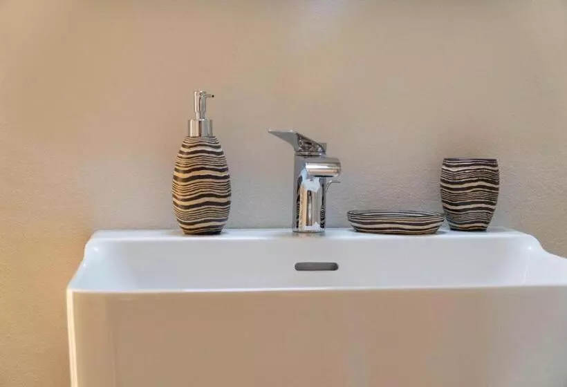 ペンション Losanna Suites