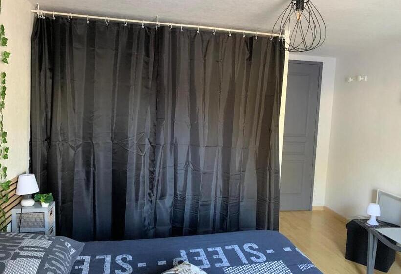 פנסיון Une Agreable Chambre Independante