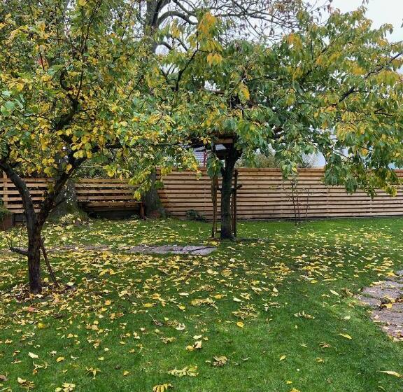 تختخواب و صبحانه Flamur & Vannis Bnb