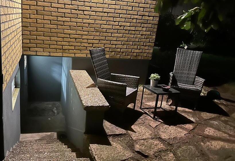 تختخواب و صبحانه Flamur & Vannis Bnb