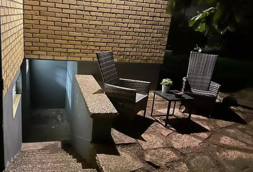 تختخواب و صبحانه Flamur & Vannis Bnb
