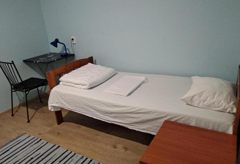 Moxa Hostel Solo International Young Travellers