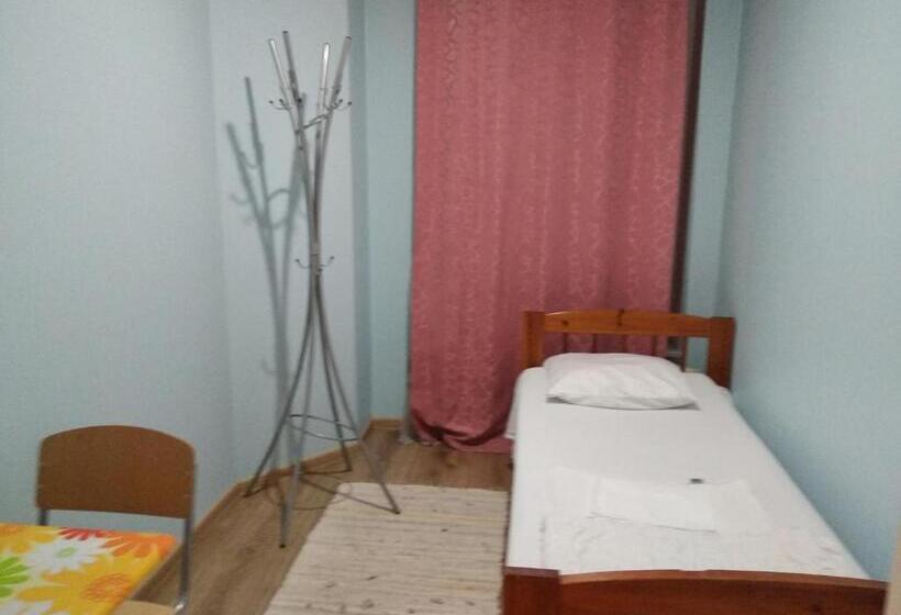 Moxa Hostel Solo International Young Travellers