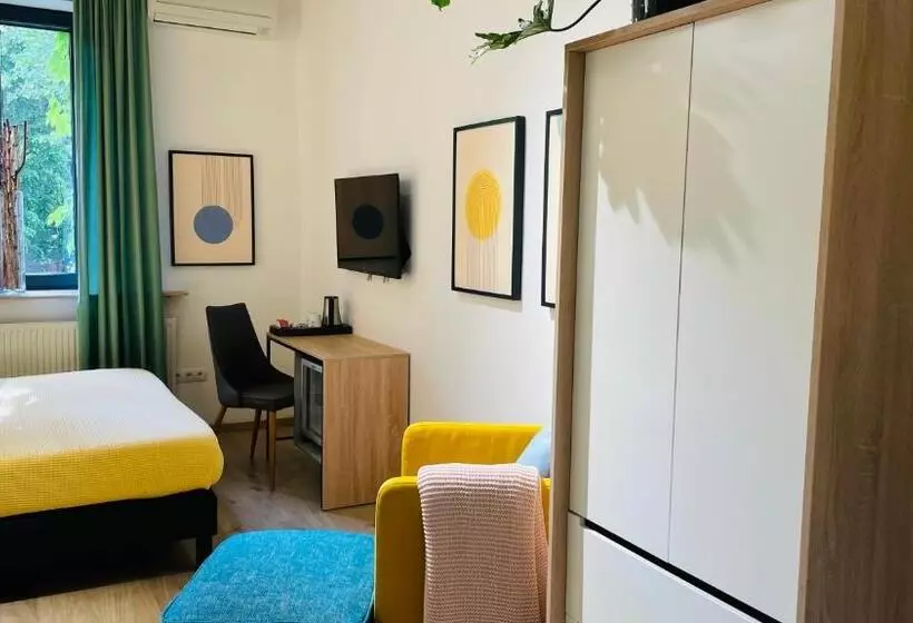 Retkeilymaja Fifteen Boutique Rooms Budapest With Self Check In