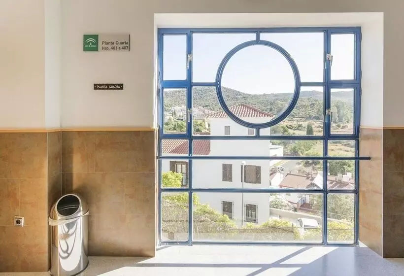 هتل Albergue Inturjoven Constantina   Hostel