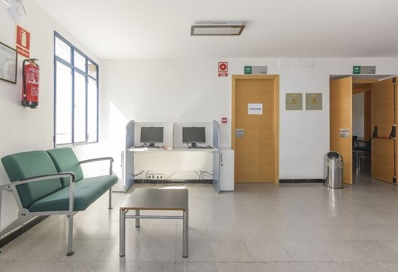 בית מלון כפרי Albergue Inturjoven Constantina   Hostel