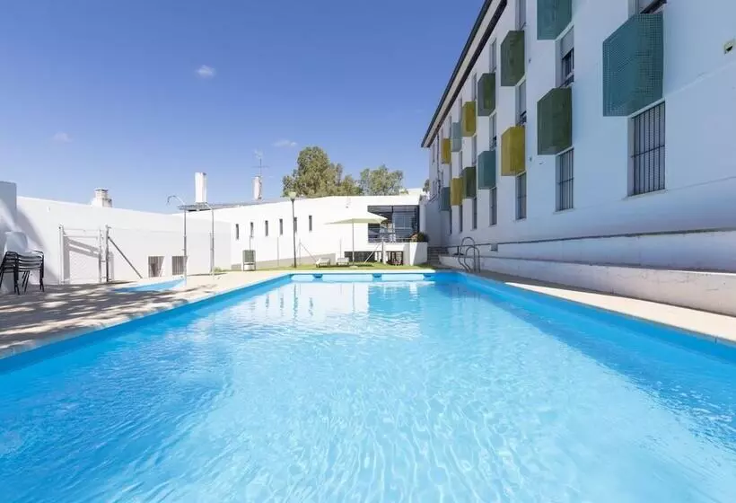 هتل Albergue Inturjoven Constantina   Hostel