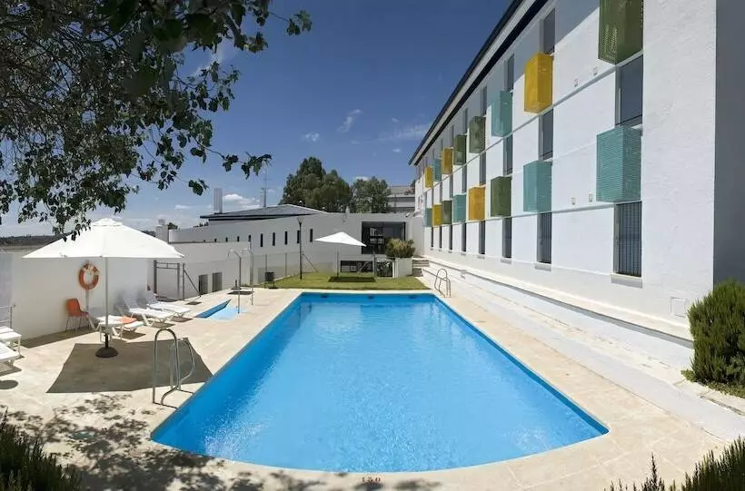 هتل Albergue Inturjoven Constantina   Hostel