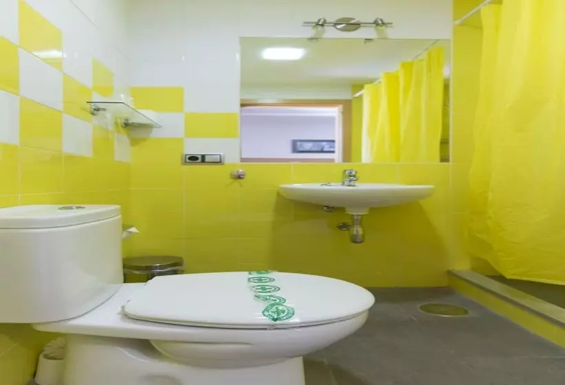 هتل Albergue Inturjoven Constantina   Hostel