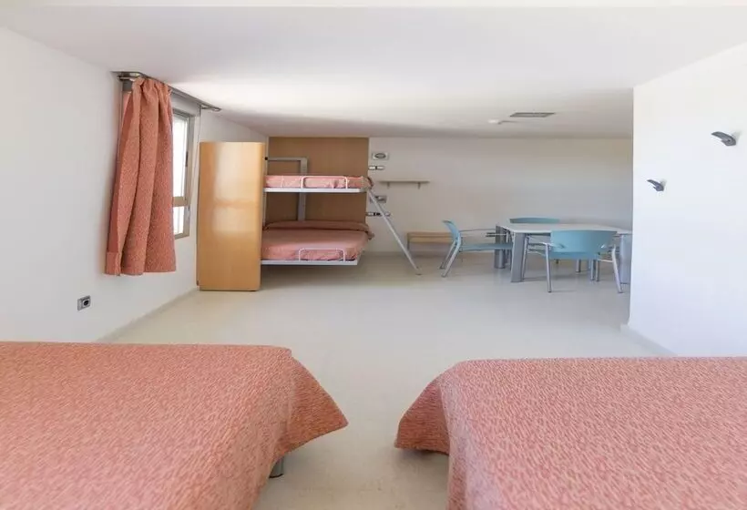 هتل Albergue Inturjoven Constantina   Hostel