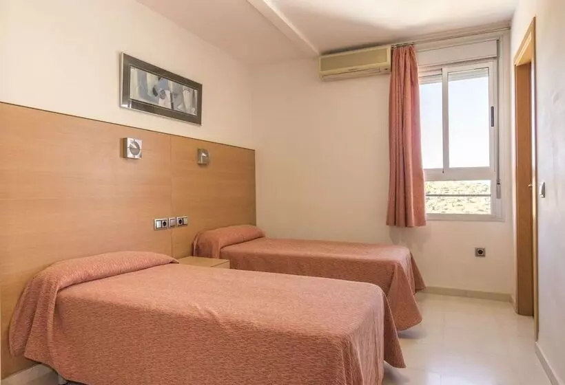 هتل Albergue Inturjoven Constantina   Hostel