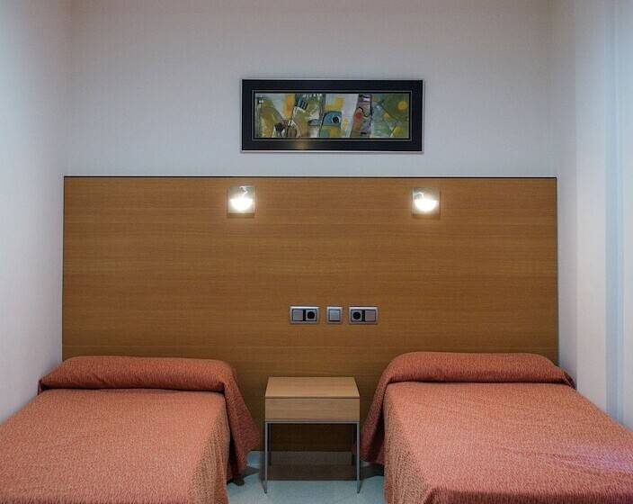 בית מלון כפרי Albergue Inturjoven Constantina   Hostel