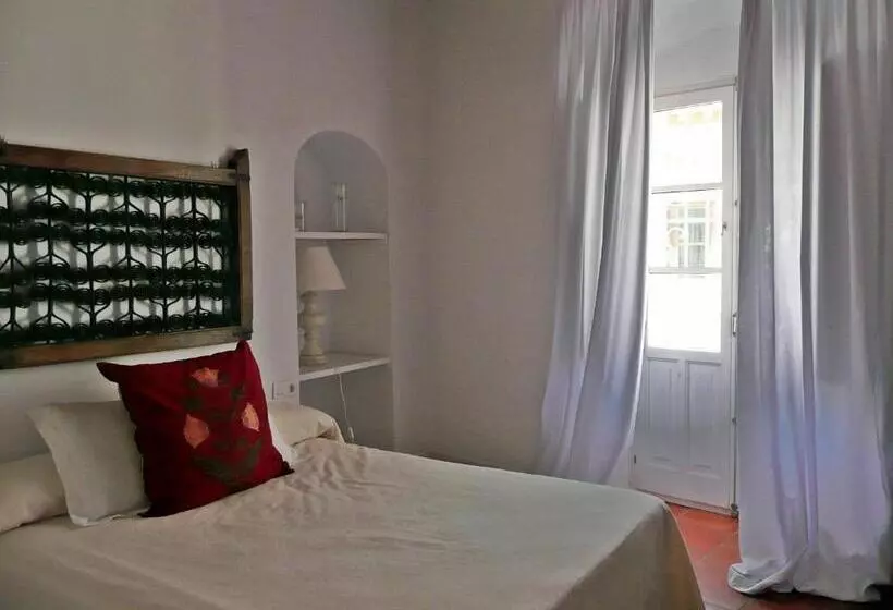 هتل Benali Guest House
