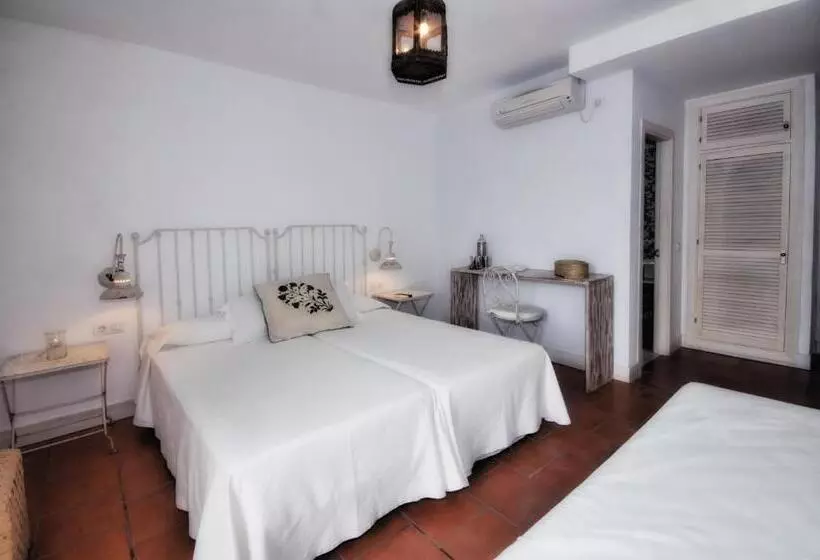 هتل Benali Guest House