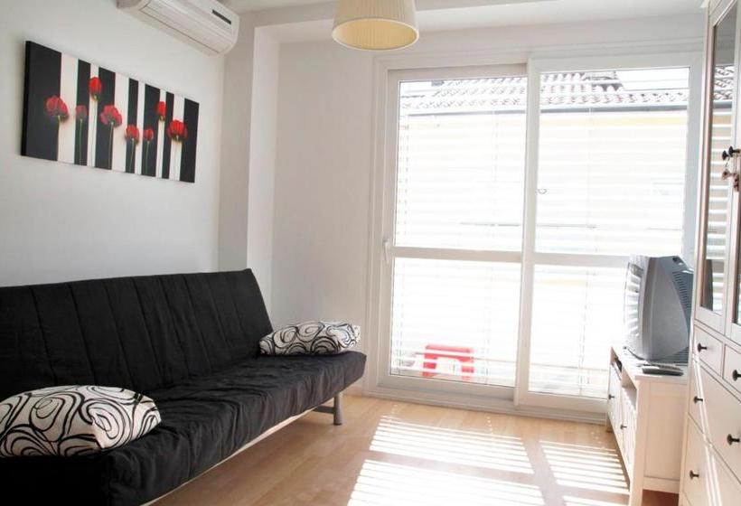 בית מלון כפרי Can Muntaner Apartments