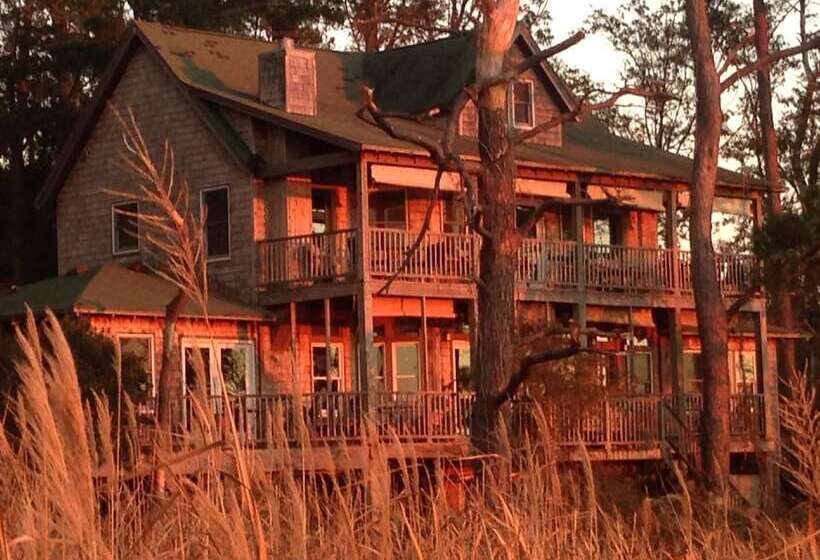 Отель Cypress Moon Inn