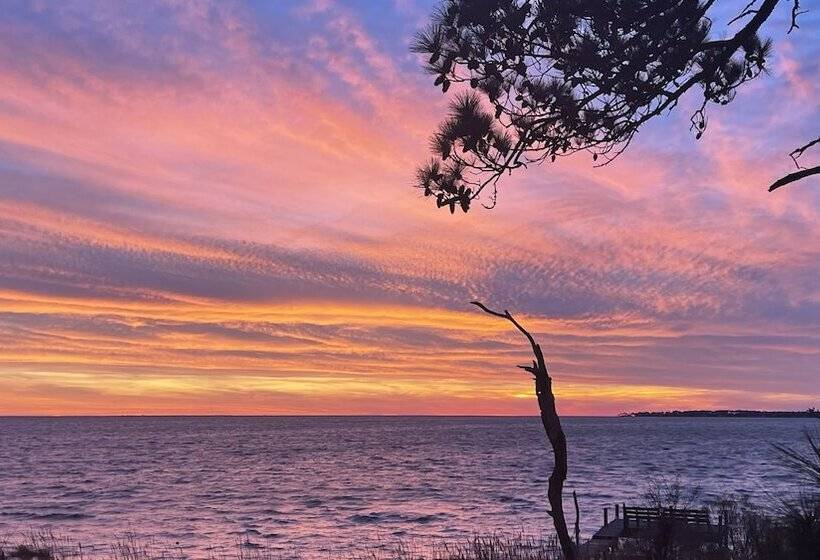 Отель Cypress Moon Inn