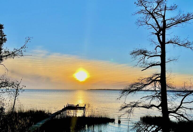 Отель Cypress Moon Inn