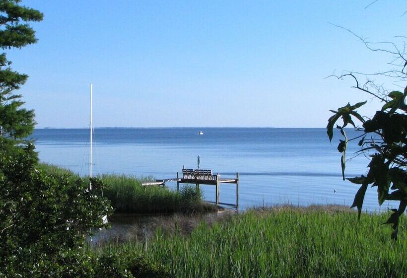 Отель Cypress Moon Inn