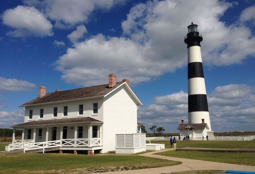 Отель Cypress Moon Inn