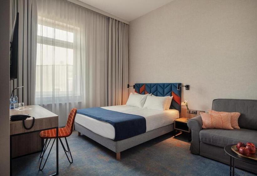 酒店 Faros Gdansk Airport