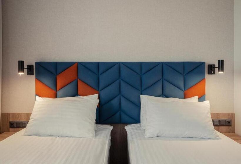 酒店 Faros Gdansk Airport