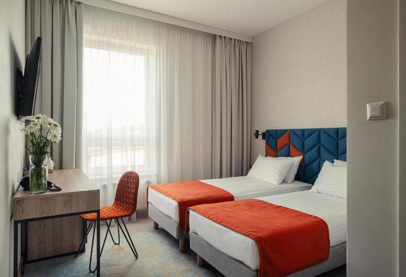 酒店 Faros Gdansk Airport