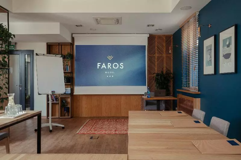 ホテル Faros Gdansk Airport
