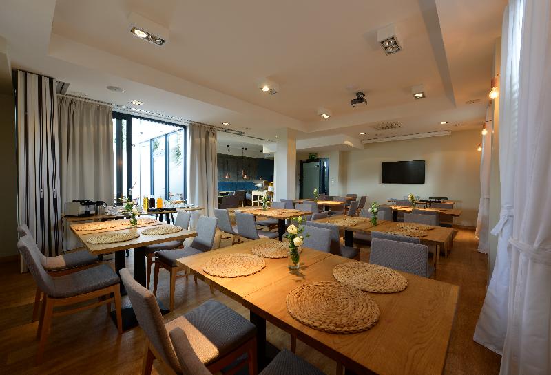 酒店 Faros Gdansk Airport