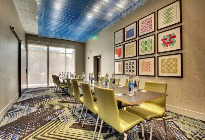 ホテル Holiday Inn Express & Suites Charleston Ne Mt Pleasant Us17, An Ihg