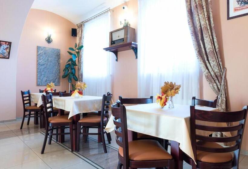 Hotel I Restauracja Brochów