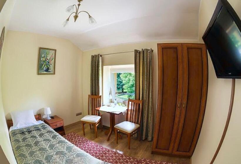 Hotel I Restauracja Brochów