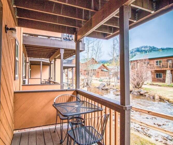 فندق Murphy's River Lodge