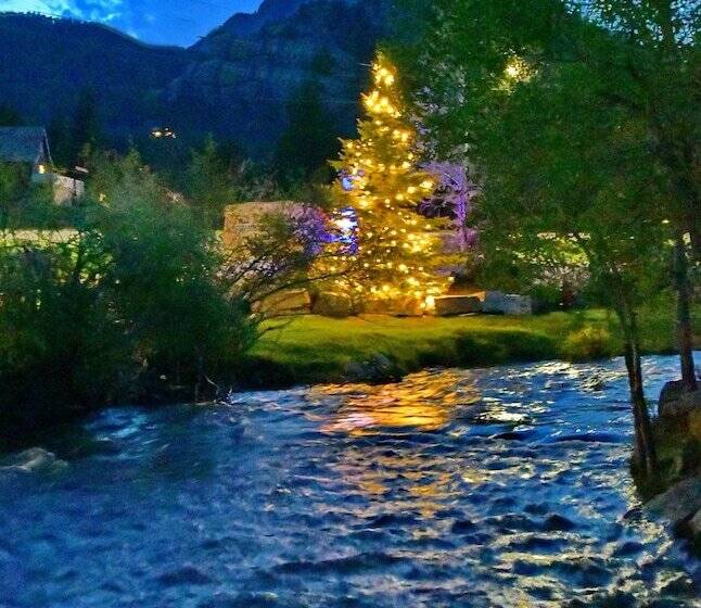 فندق Murphy's River Lodge