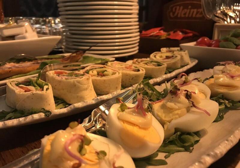 هتل Sleepwalker Boutique Suites