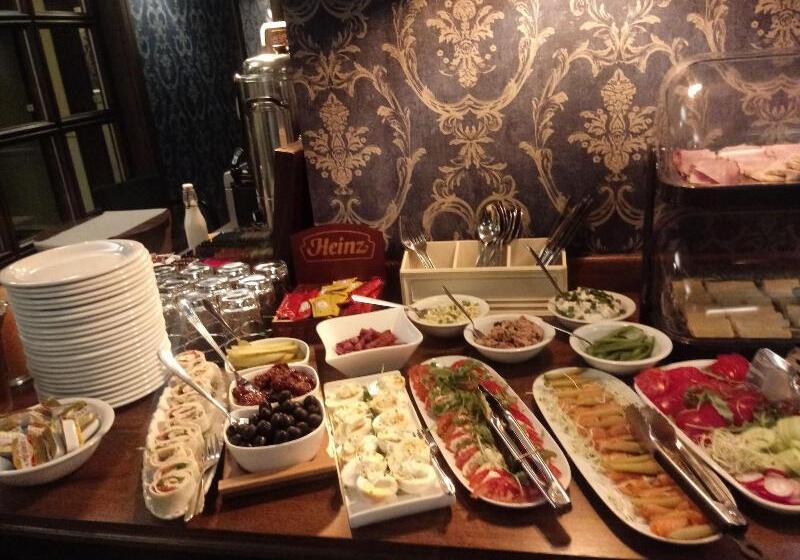 هتل Sleepwalker Boutique Suites