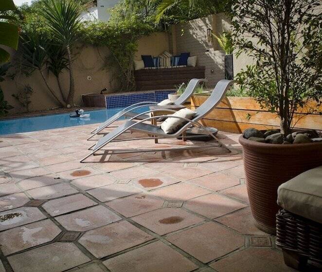 בית מלון כפרי Villa Costa Rose   No Loadshedding